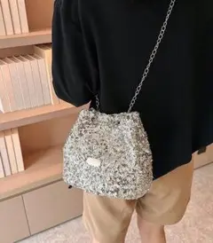 人気　バッグ　ショルダーバッグ　チェーン　シルバー　小ぶり　スパンコール　韓国