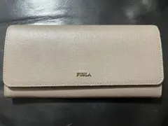 美品　FURLA ベージュ 二つ折り財布　レディース