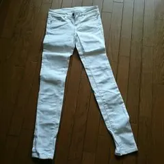 ホワイトジーンズ