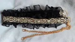 インド刺繍リボンフリルスマホショルダー　黒　フリル