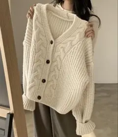 ニットカーディガン