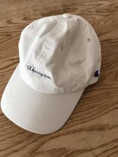 チャンピオン　キャップ　白に近いベージュ　レディース