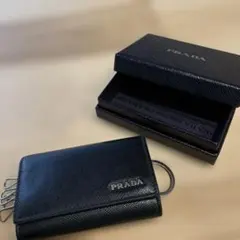 PRADA レザーキーケース ブラック 箱付き