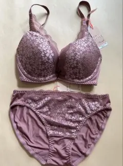 D65アモスタイルデイジーレース夢みるブラDeepVブラ＆ショーツセット1150