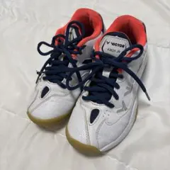 バドミントンシューズ