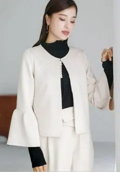 新品タグ付Mサイズ ノーカラージャケット ベージュ