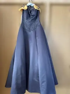 ダークグレーAラインドレス ビーズ刺繍