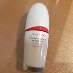 資生堂 エッセンス スキングロウ ファンデーション 30ml 220 Linen