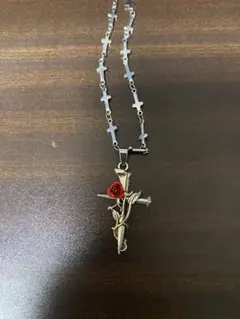 十字架ネックレス　バラ　シルバー