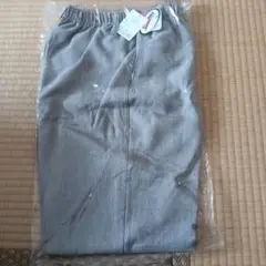 グレー 　ウエストゴム　ポリエステルパンツ　股下69cm　春夏向き