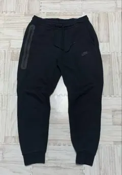 美品NIKE ナイキ テックフリース ジョガーパンツ ブラックＬ赤タグ