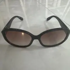 Chloé ブラックフレーム サングラス
