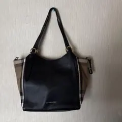 BURBERRY 黒 レザー トートバッグ（美品）