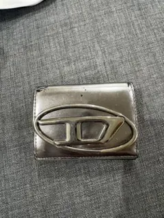 DIESEL 三つ折り財布 メタリックシルバーのサムネイル