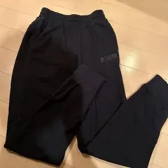 PUMA 黒ジャージパンツ XS