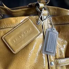 COACH コーチ エナメル トートバッグ マスタードイエロー　肩掛け　大型