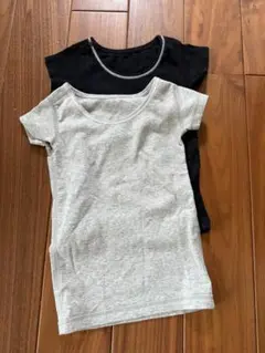 ユニクロ 肌着2枚セット（黒・グレー）
