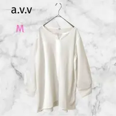 a.v.v アーヴェヴェ　スキッパーブラウス　白 七分袖　ポリエステル　M