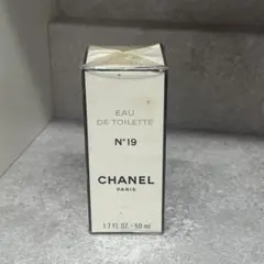 シャネル N°19 オードゥ トワレット（50ml）