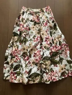 【新品未使用タグ付き】ZARA花柄スカート