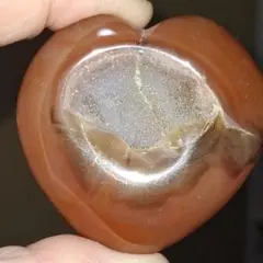 天然石✨️瑪瑙　レッド　ハート形✨️ジオード