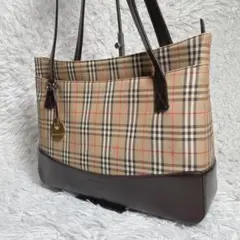 バーバリー　ノバチェック　トートバッグ　ハンドバッグ　チャーム付き　ベージュ