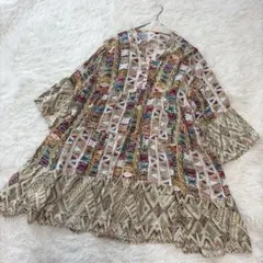 【チャイハネ】プリント　チュニック　総柄　七分袖　美品　トップス　スキッパーのサムネイル