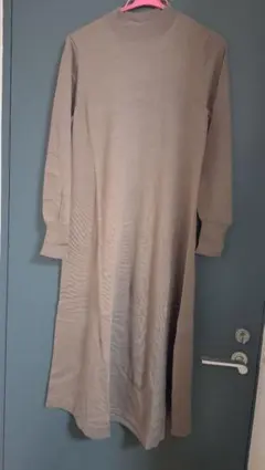 UNIQLO 長袖 ニットワンピース