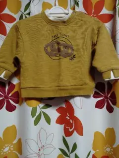 マスタード色 プレッツェルデザイン トレーナー