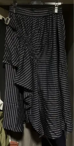 ソマリ　ランダムストライプのスカート