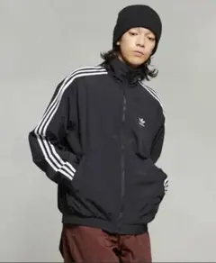 アディダス　ウーブン　ファイヤーバード