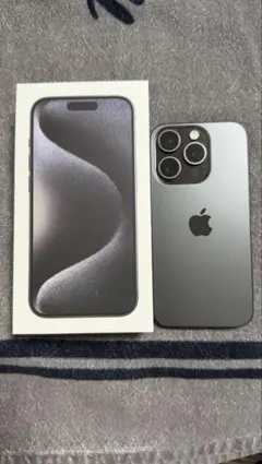 【美品】 iPhone15 Pro 512GB SIMフリー ブラックチタニウム