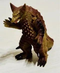 【覚醒の猛者】EXゴモラ ソフビフィギュア 約8cmの攻撃的フォルム！のサムネイル