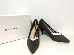 【新品・未使用】グレー スエード調素材 RANDA ポインテッドトゥ パンプスのサムネイル