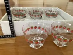 【未使用】アイスクリームセット ストロベリー柄（ガラスカップ5個 スプーン5本）のサムネイル