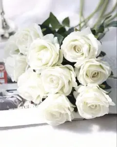 ホワイトバラの造花　３０本