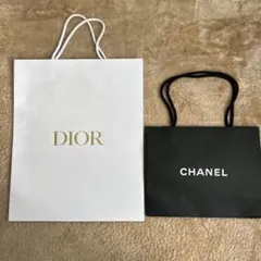 DIORとCHANELのショッピングバッグセット