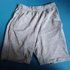 ユニクロ　ウルトラストレッチアクティブショートパンツ　メンズXS