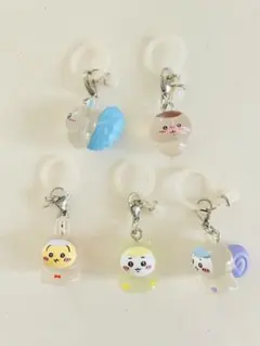 ちいかわ　うさぎ　はちわれ　モモンガ　めじるしアクセサリー