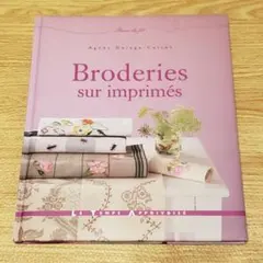 刺繍本 ALPHABETS ANCIENS À BRODER AU POINT - メルカリ