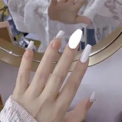 SHEIN ラインストーン　デコレーション　白　コフィン型ネイルチップ　20枚のサムネイル