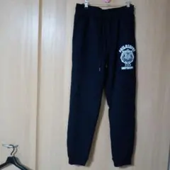 【レディース服】黒いプリント入りジョガーパンツМサイズ裏地ボア付き