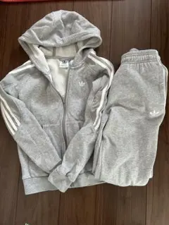 アディダスオリジナルス　セットアップ　スウェット　キッズ