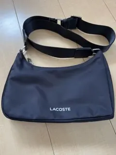 LACOSTE ブラックショルダーバッグ