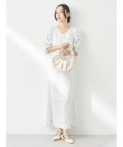 試着のみ　アース　小花柄　ロングワンピース　Aライン