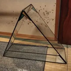 ガラスのテラニウム ステンドグラス 三角 花台 オブジェ 30Cm
