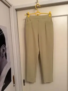 ライトグリーン スリムフィット カジュアルパンツ