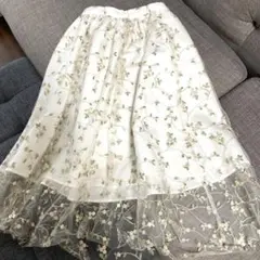 花刺繍の春スカート
