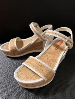 【さらにさらにぐっとお値下げしました】プラダ　ウェッジソールサンダル　厚底