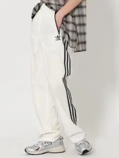adidas アディダス　ADS200 トラックパンツ
